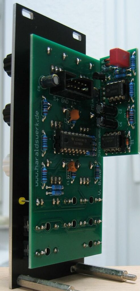 Mixer: back view (with populated level indicator board)