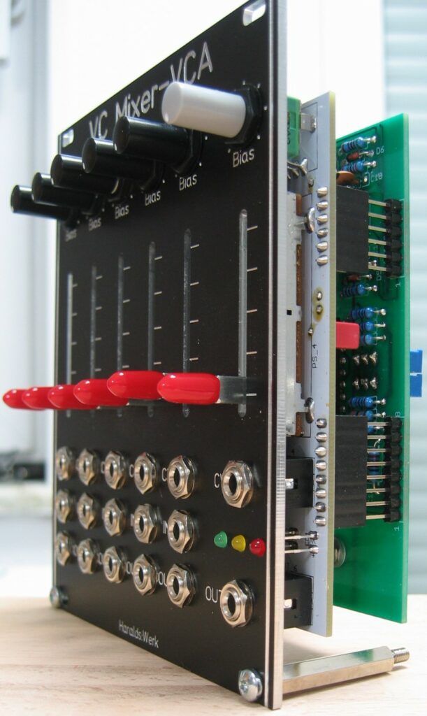 Voltage controlled mixer-VCA: Side view