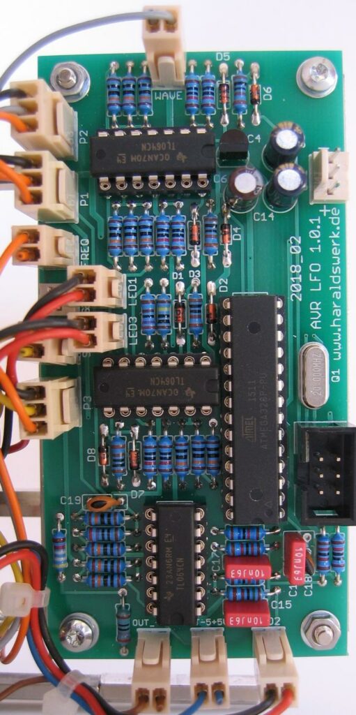 Voltage controlled AVR LFO: Populated PCB