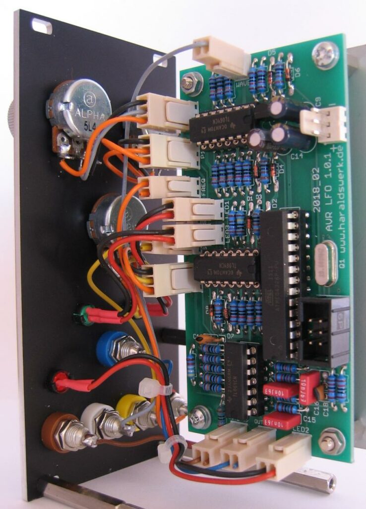 Voltage controlled AVR LFO: back