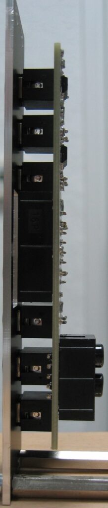 Active Case Connector: Side view